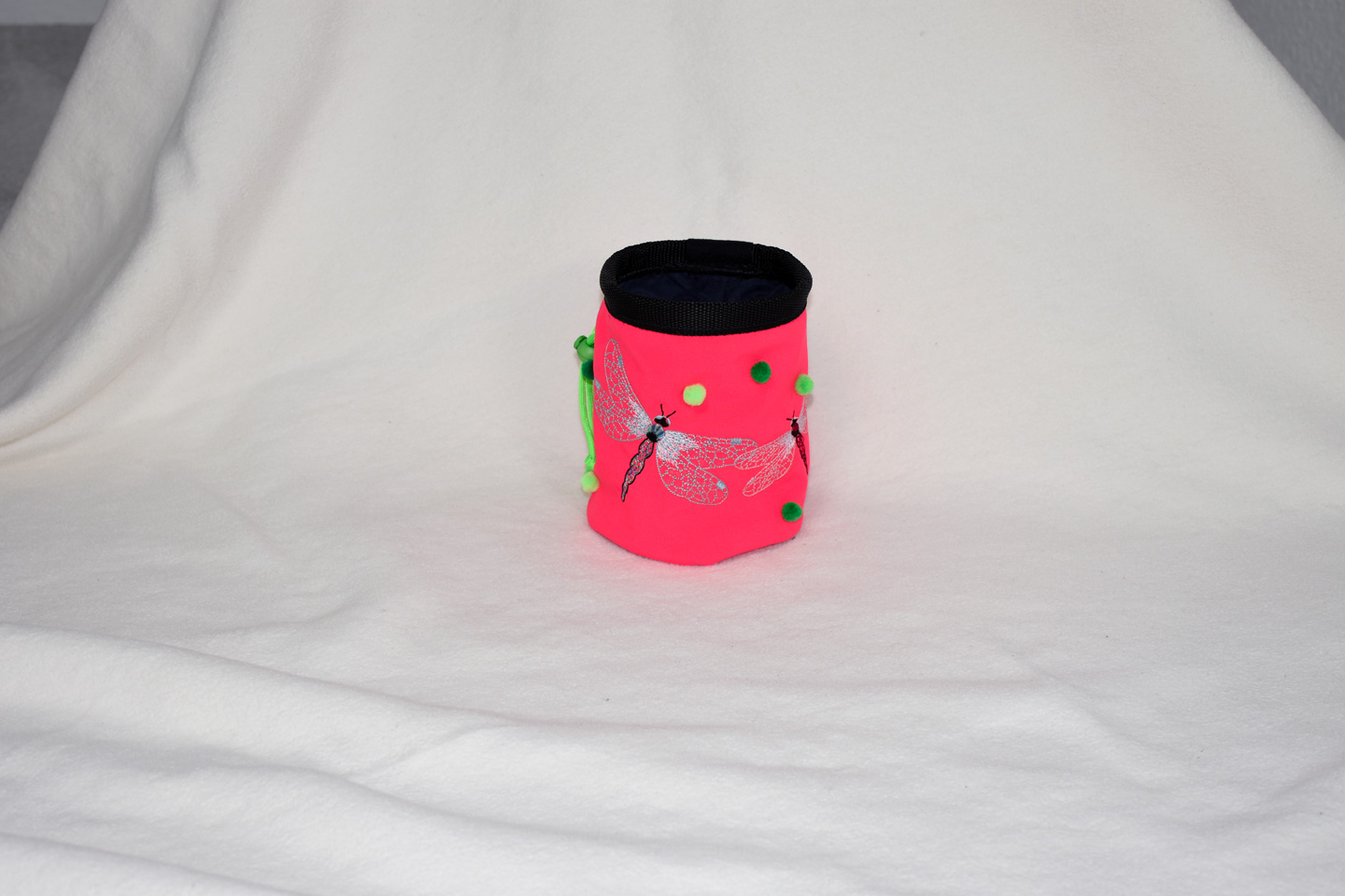 Artikel: CB3317 / Motiv: Libellen / Farbe: Neon orange-pink / Material: Softshell, Mixstoffe