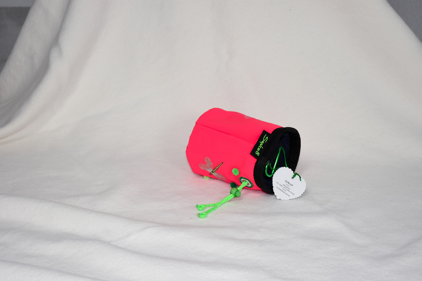 Artikel: CB3317 / Motiv: Libellen / Farbe: Neon orange-pink / Material: Softshell, Mixstoffe