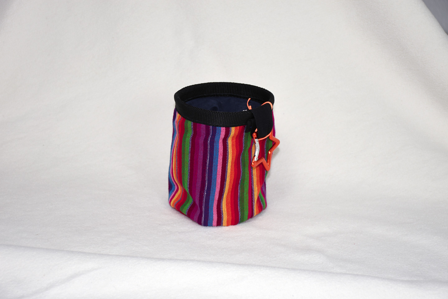 Artikel: CB3301 / Motiv: Regenbogen / Farbe: bunt, color stripes / Material: Baumwolle, Softshell, Mixstoffe