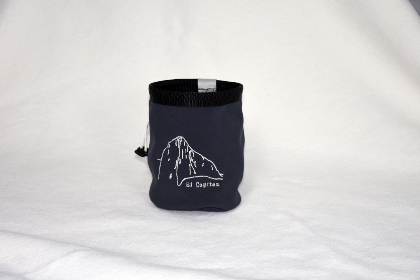 Artikel: CB3309 / Motiv: EL Capitan / Farbe: schwarz, grau / Material: Softshell, Mixstoffe