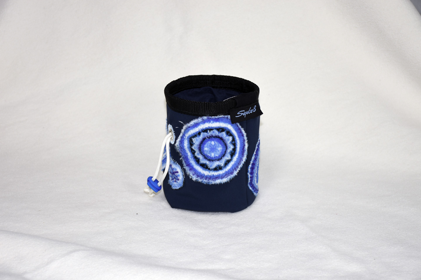 Artikel: CB3304 / Motiv: Seifenblasen / Farbe: dunkel blau, blau Mix / Material: Softshell, Mixstoffe