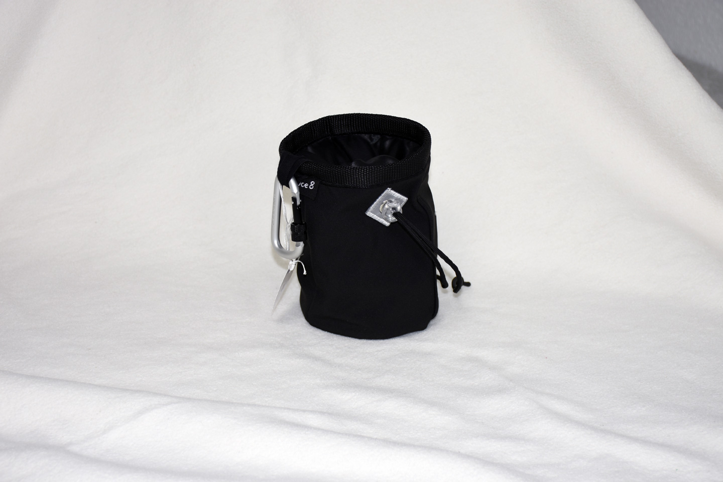 Artikel: CB3313 / Motiv: Sternen Baum - mit verdecktem Reißverschluss / Farbe: schwarz, silber / Material: Softshell, Mixstoffe