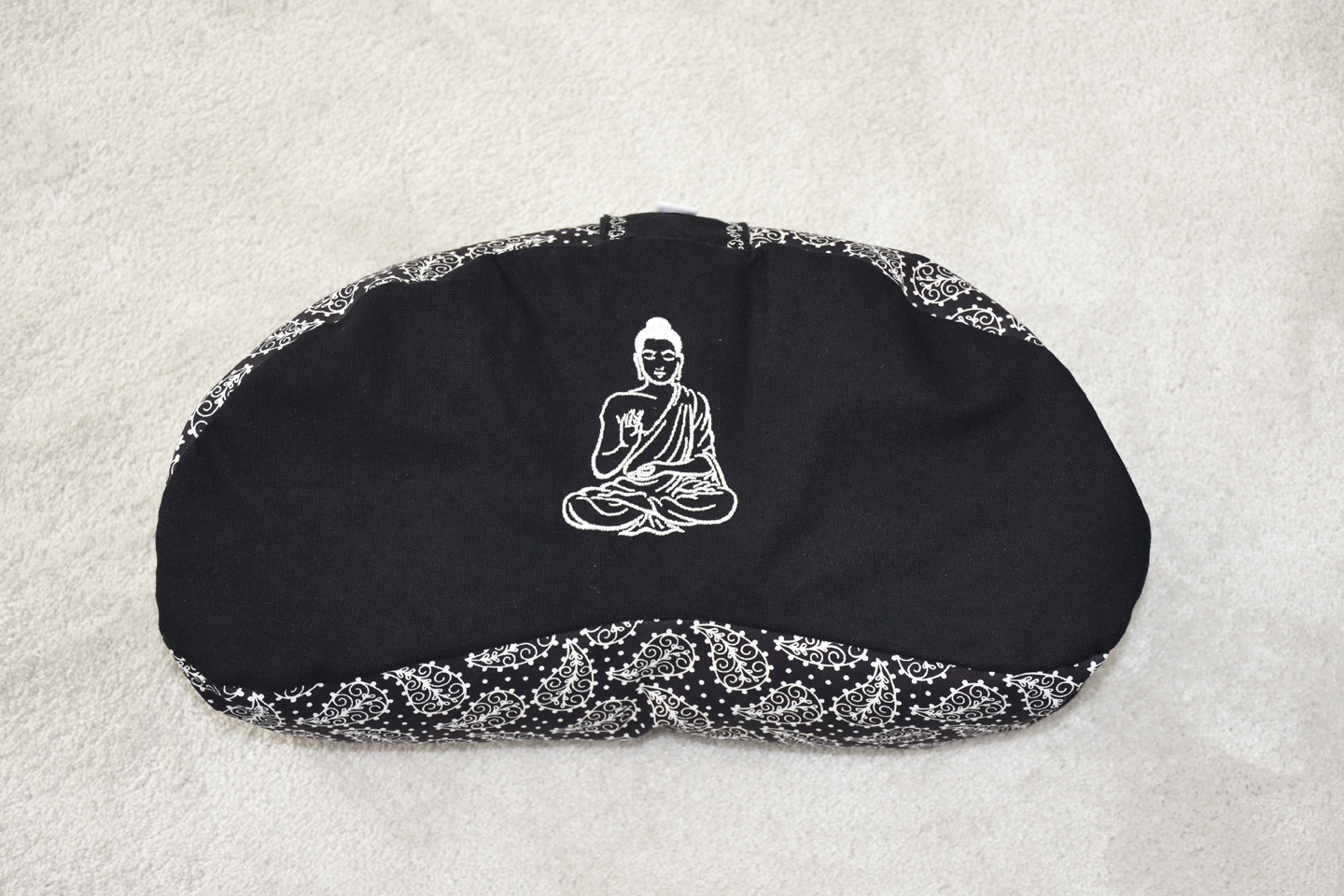 Artikel: mm2214 – Motiv: Buddha / Form: Moon / Farbe: schwarz, weiß / Material: 100% Baumwolle, Canvas, 97% BW-Mix mit 3% Elasthan