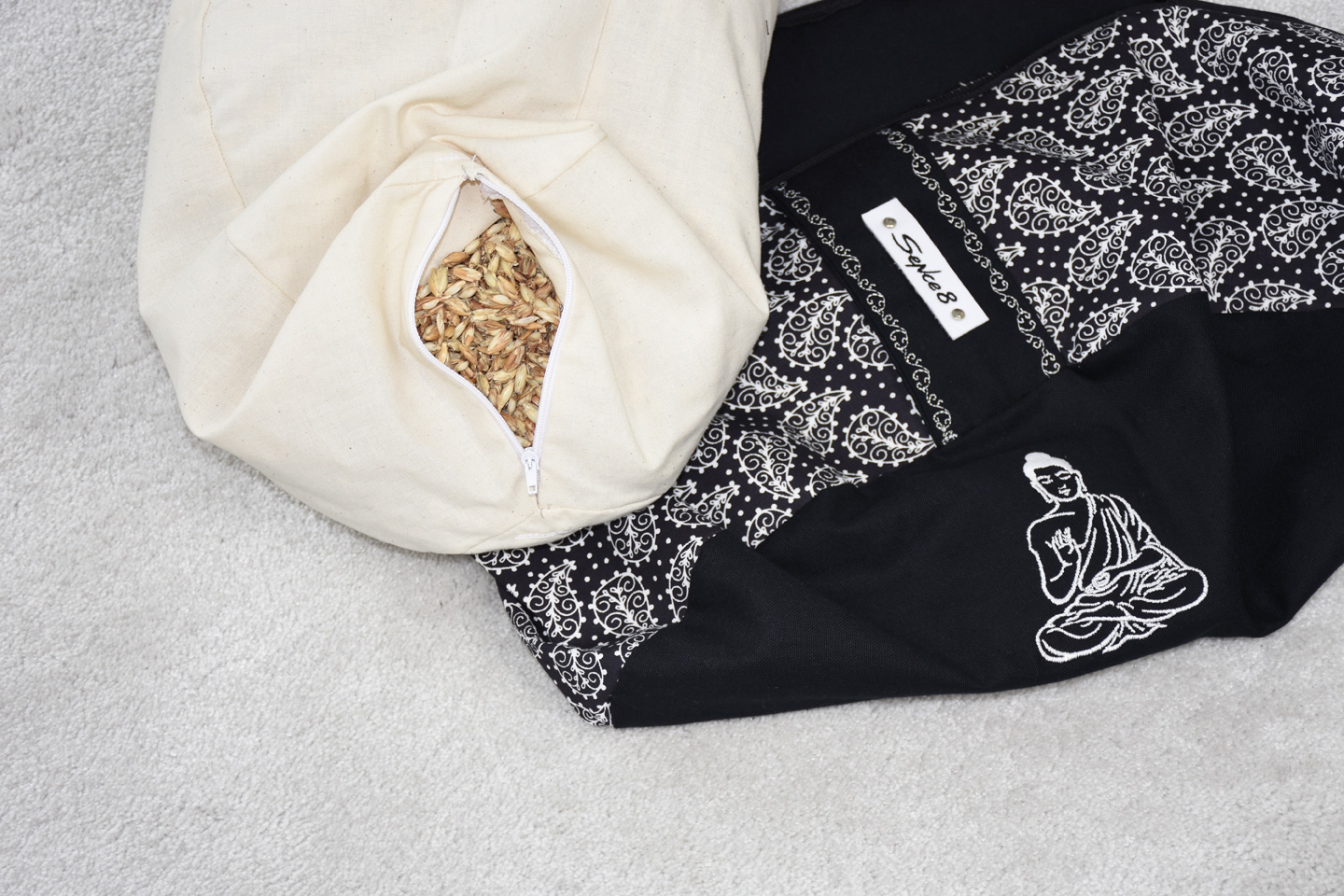 Artikel: mm2214 – Motiv: Buddha / Innenkissen mit Bio-Dinkelspelz, Aussenbezug waschbar und/oder Austauschbar