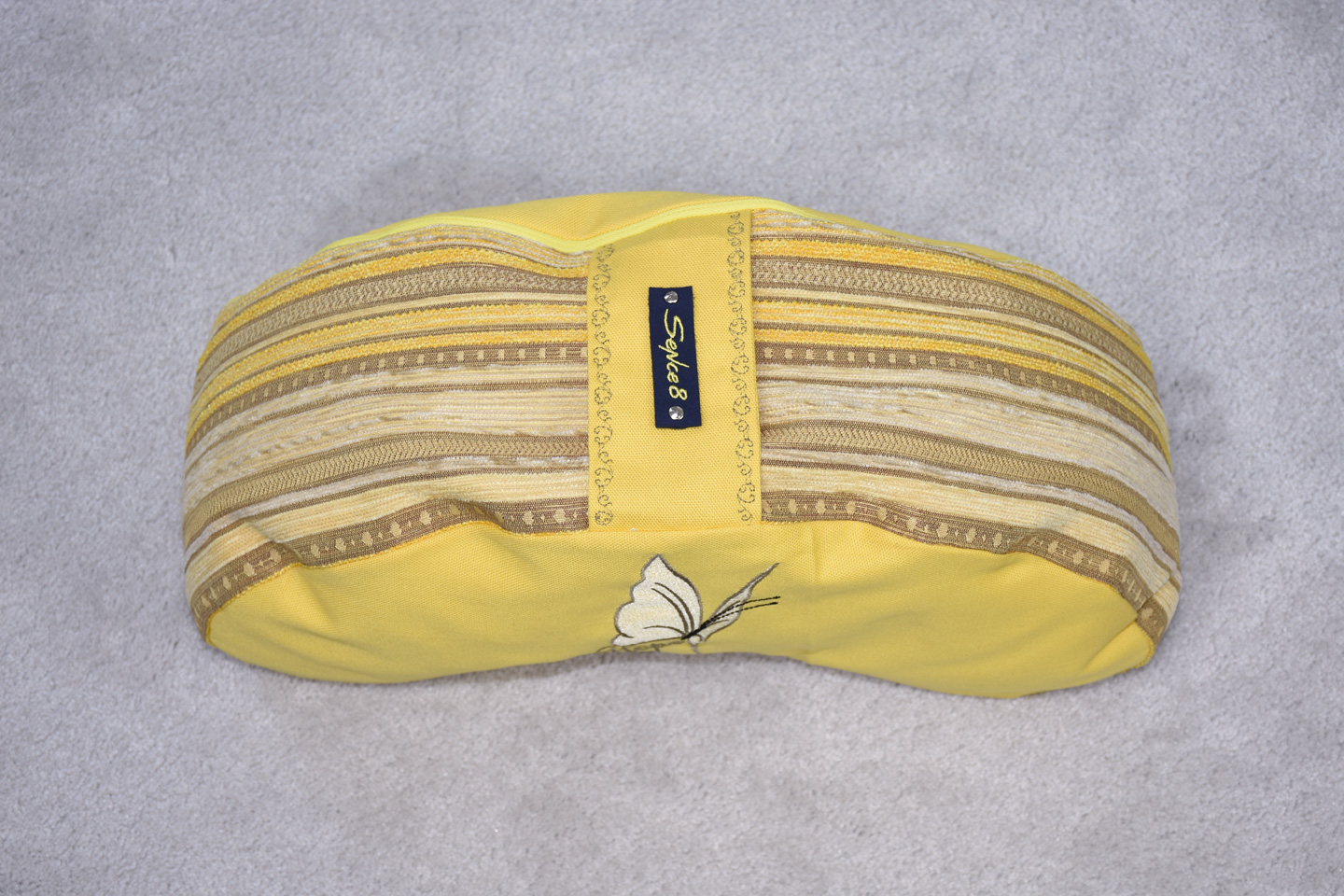 Artikel: mm2203 – Motiv: Schmetterling Hope / Form: Moon / Farbe: gelb, braun beige / Material: Baumwolle, Canvas, BW Mix