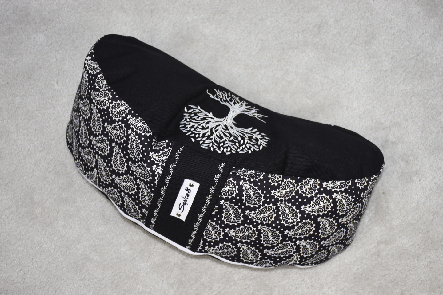 Artikel: mm2204 – Motiv: Lebensbaum / Form: Moon / Farbe: schwarz, weiß / Material: Baumwolle, Canvas, BW Mix, Elasthan