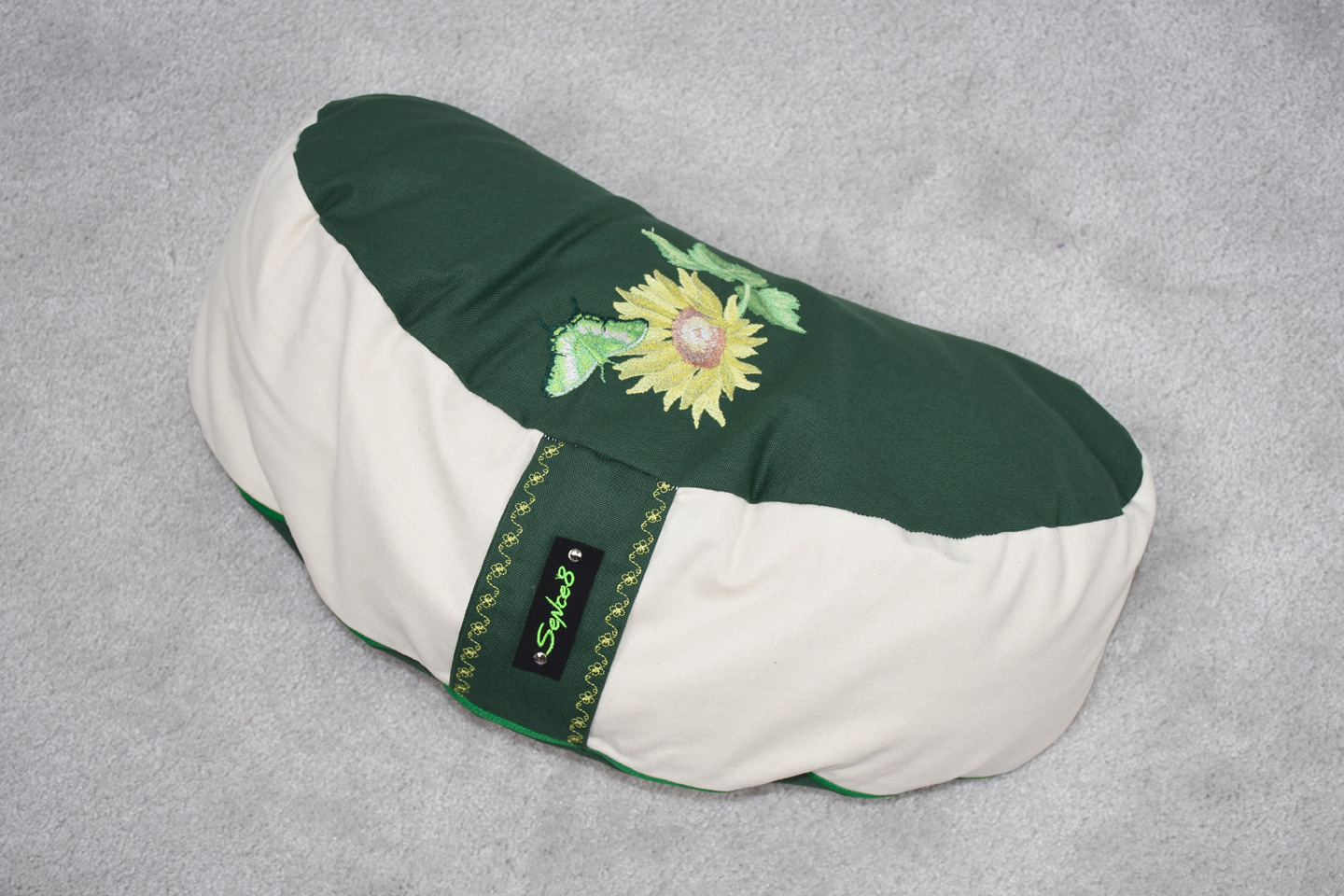 Artikel: mm2213 – Motiv: Sonnenblume / Form: Moon / Farbe: grün, creme / Material: 100% Baumwolle, Canvas